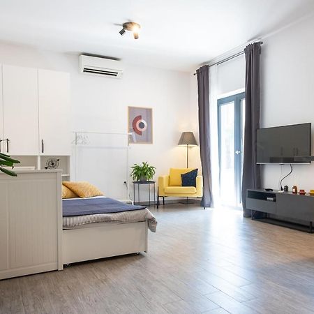 Studio Apartment Les - 4 Min Walk From Amphiteatre Пула Экстерьер фото