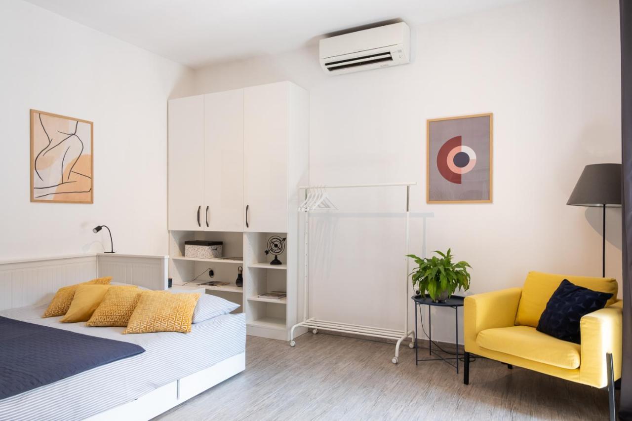 Studio Apartment Les - 4 Min Walk From Amphiteatre Пула Экстерьер фото