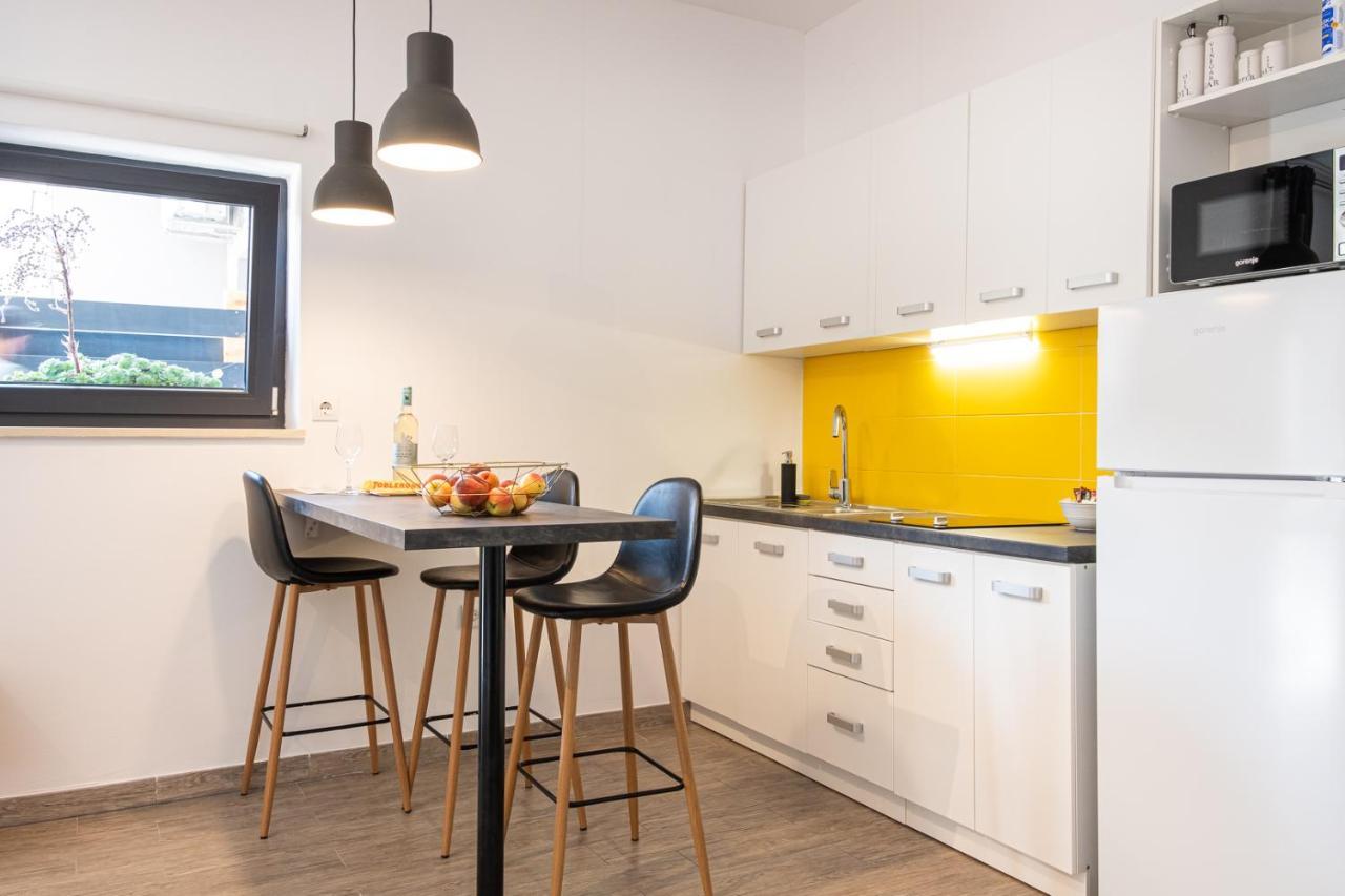 Studio Apartment Les - 4 Min Walk From Amphiteatre Пула Экстерьер фото